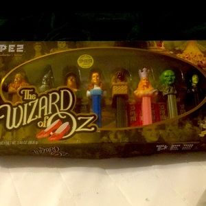 Wizard of oz PEZ! Collector Item going over $300 on other sites! Hurry B.I.G